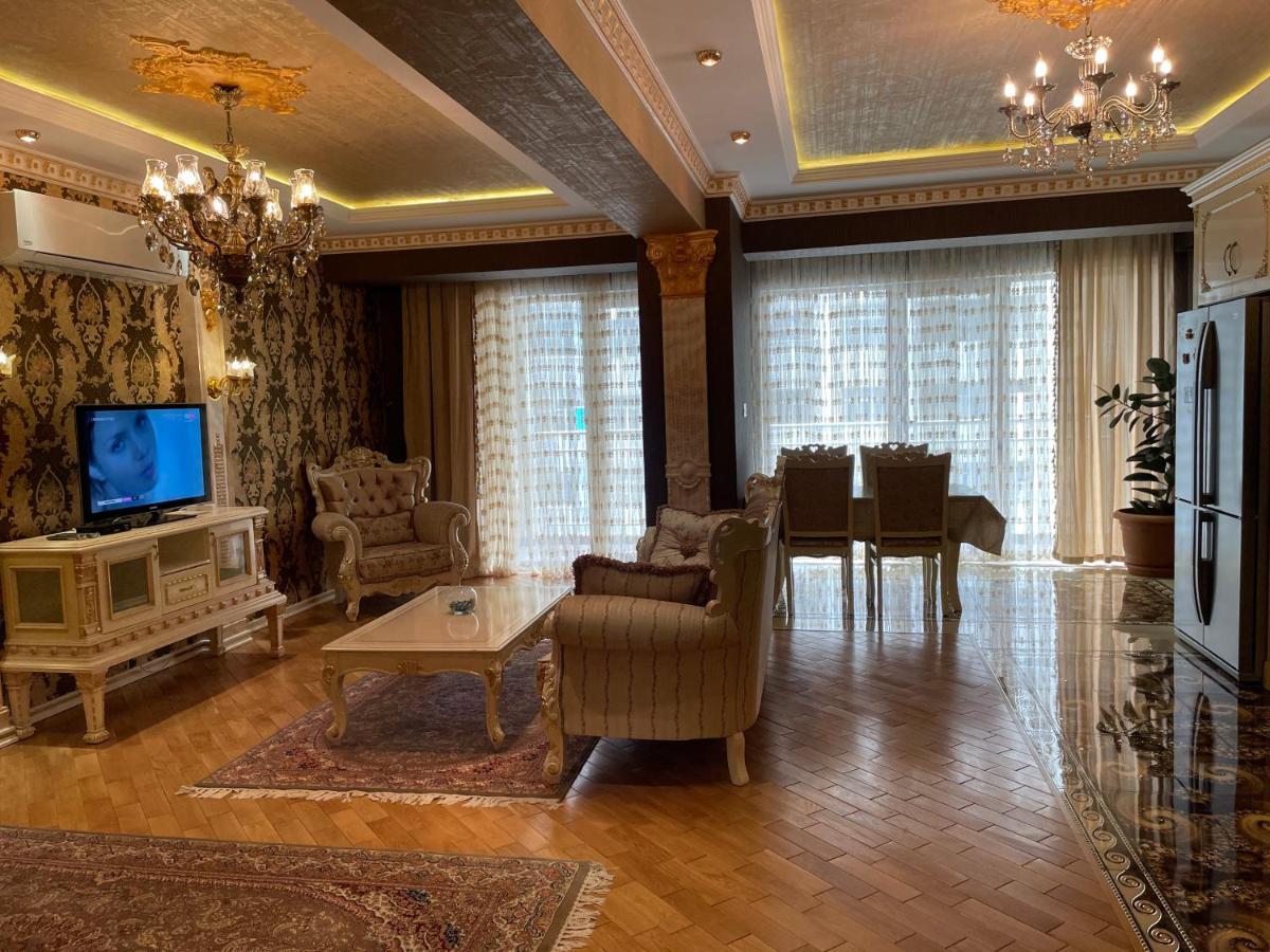 Park Azure Louvre Apartment Baku Ngoại thất bức ảnh