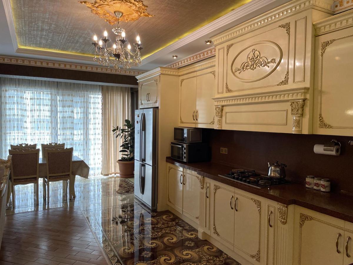 Park Azure Louvre Apartment Baku Ngoại thất bức ảnh