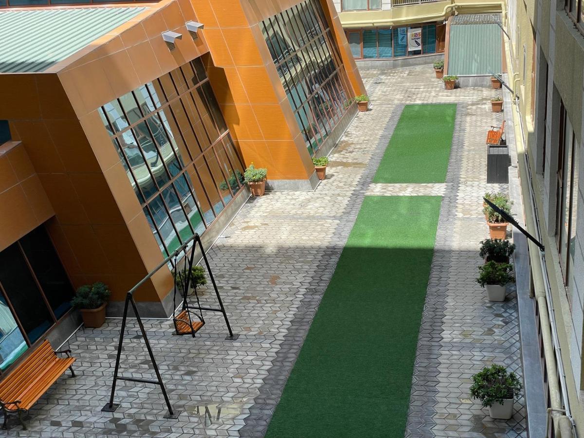 Park Azure Louvre Apartment Baku Ngoại thất bức ảnh