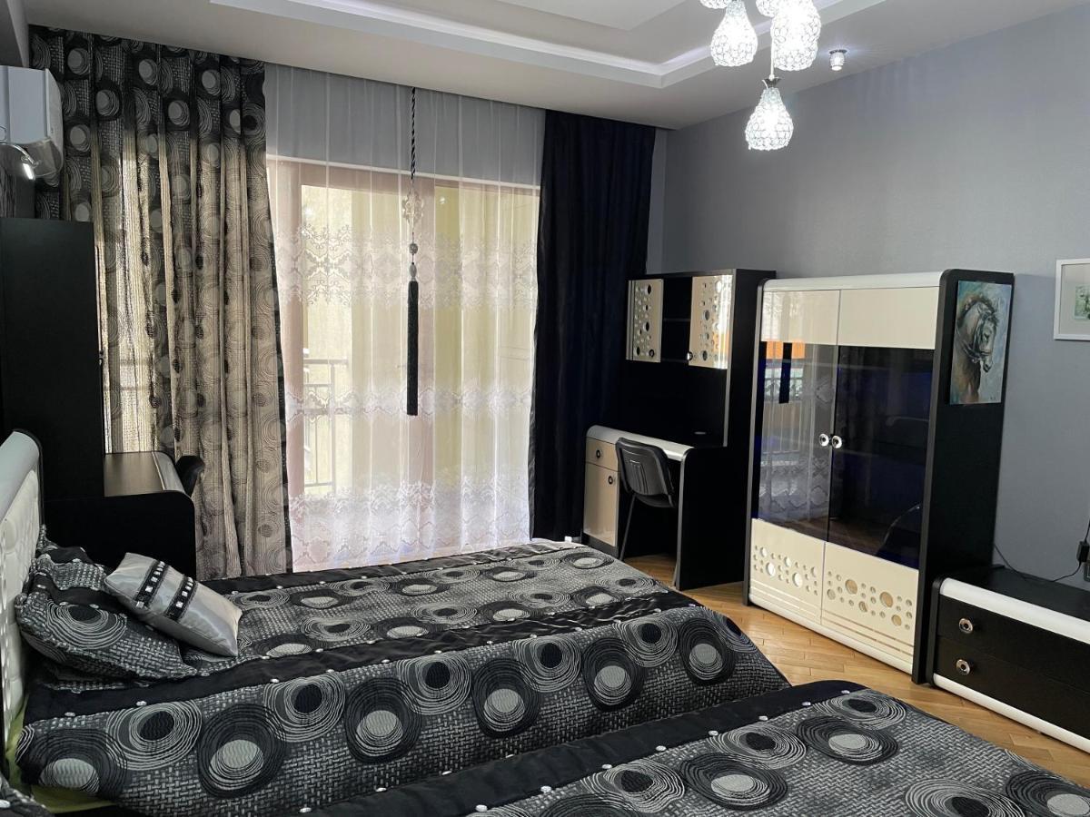 Park Azure Louvre Apartment Baku Ngoại thất bức ảnh